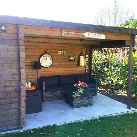 Inviting With Private Garden בית נופש Sint Maartensvlotbrug