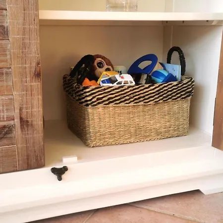 Inviting With Private Garden בית נופש