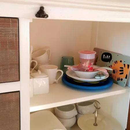 בית נופש Inviting With Private Garden *