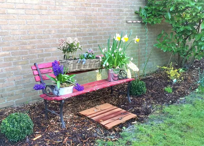 Inviting With Private Garden * Sint Maartensvlotbrug