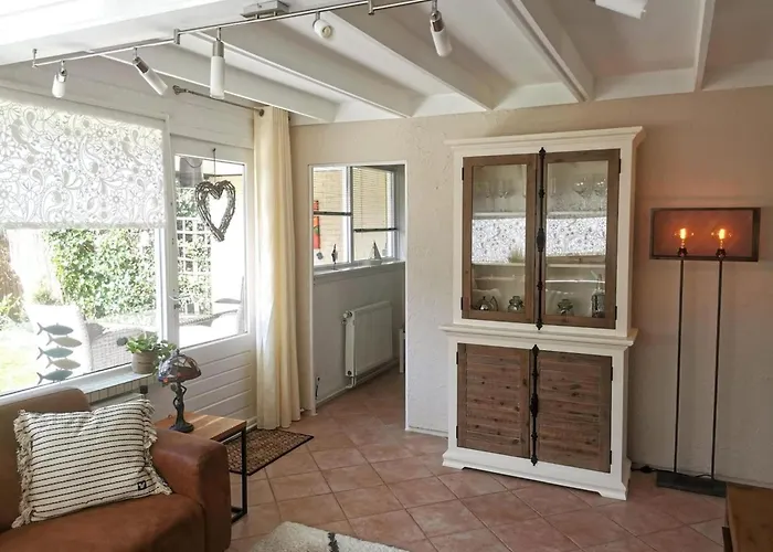 Inviting With Private Garden Feriehus Sint Maartensvlotbrug